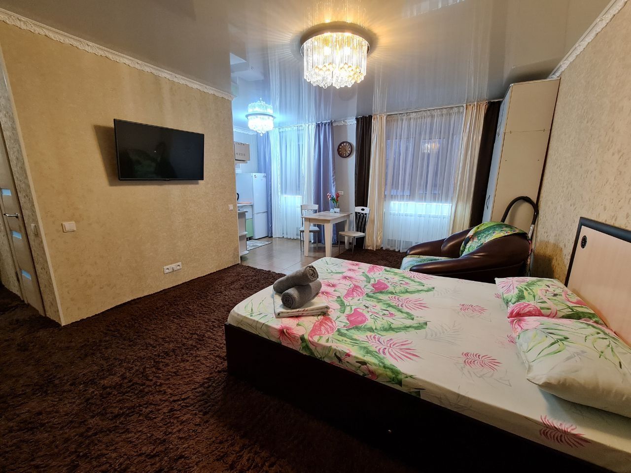 Площадь Победы 19 (ЦУМ, Акимат, Набережная, ТД City Centre)