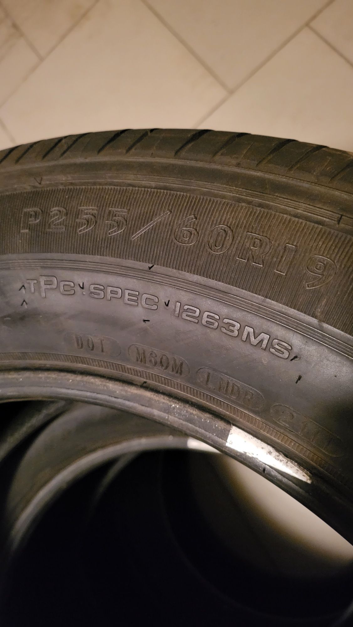 Новый (всесезонка, липучка) комплект шин: good year 255/60 R19