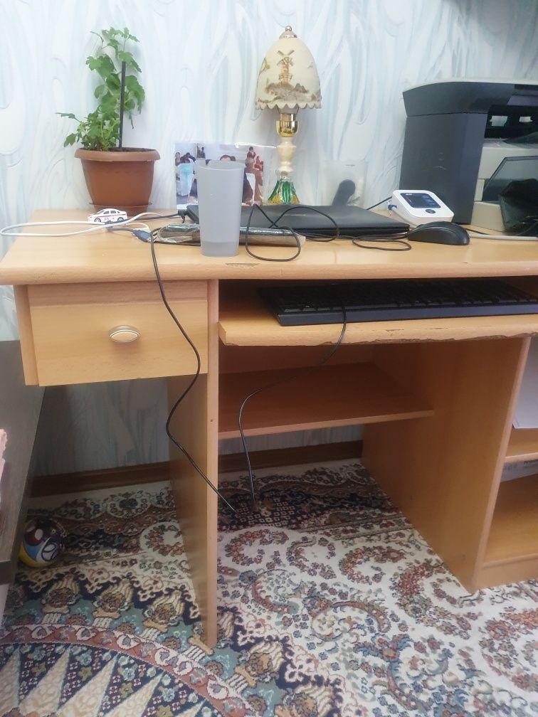 Стол компьютерный