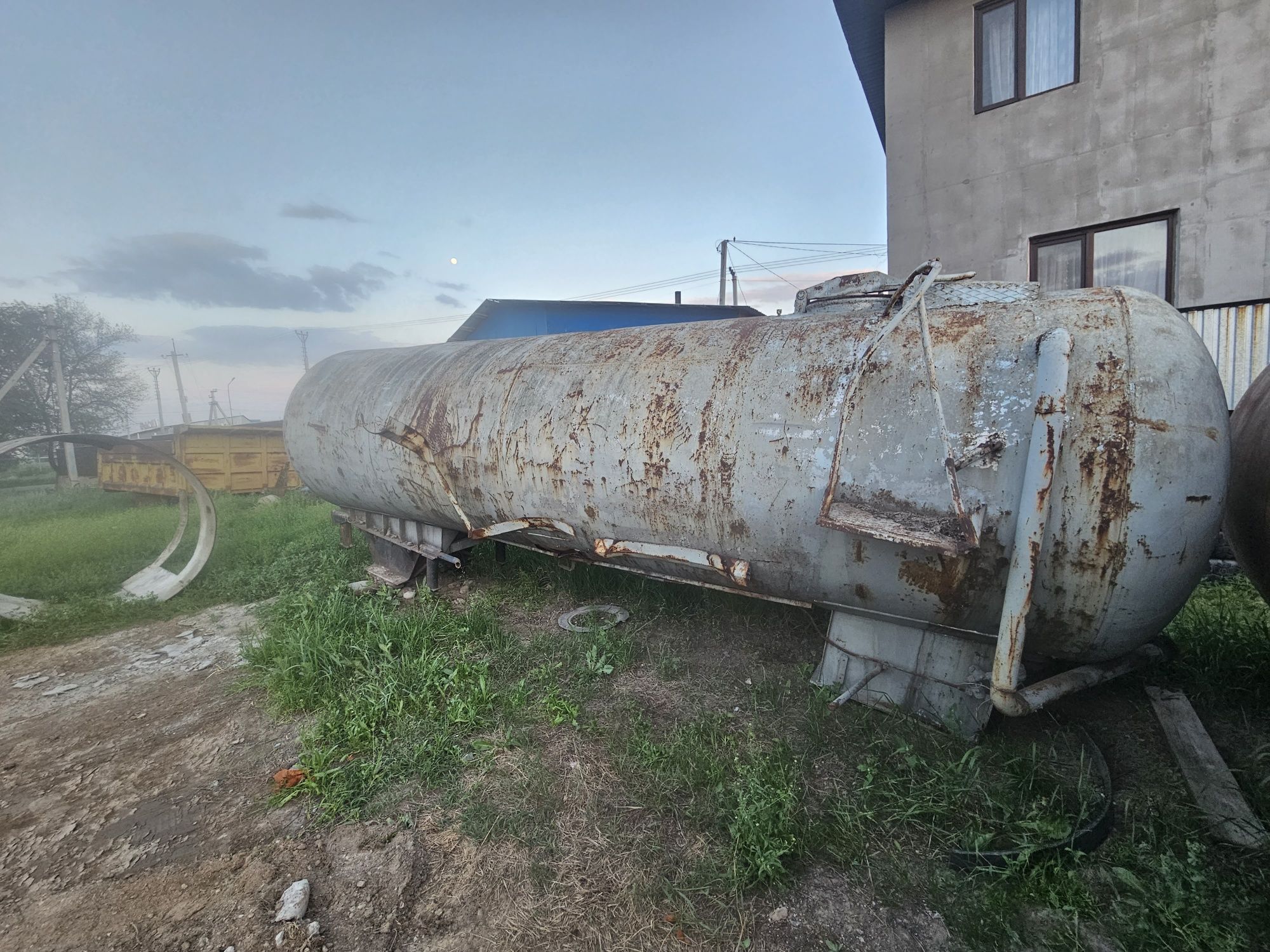 Срочно продам бочку на ассенизатор. Цистерна. Емкость