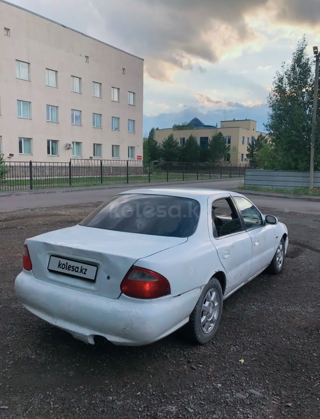 Продам срочно Kia Credos 1998г