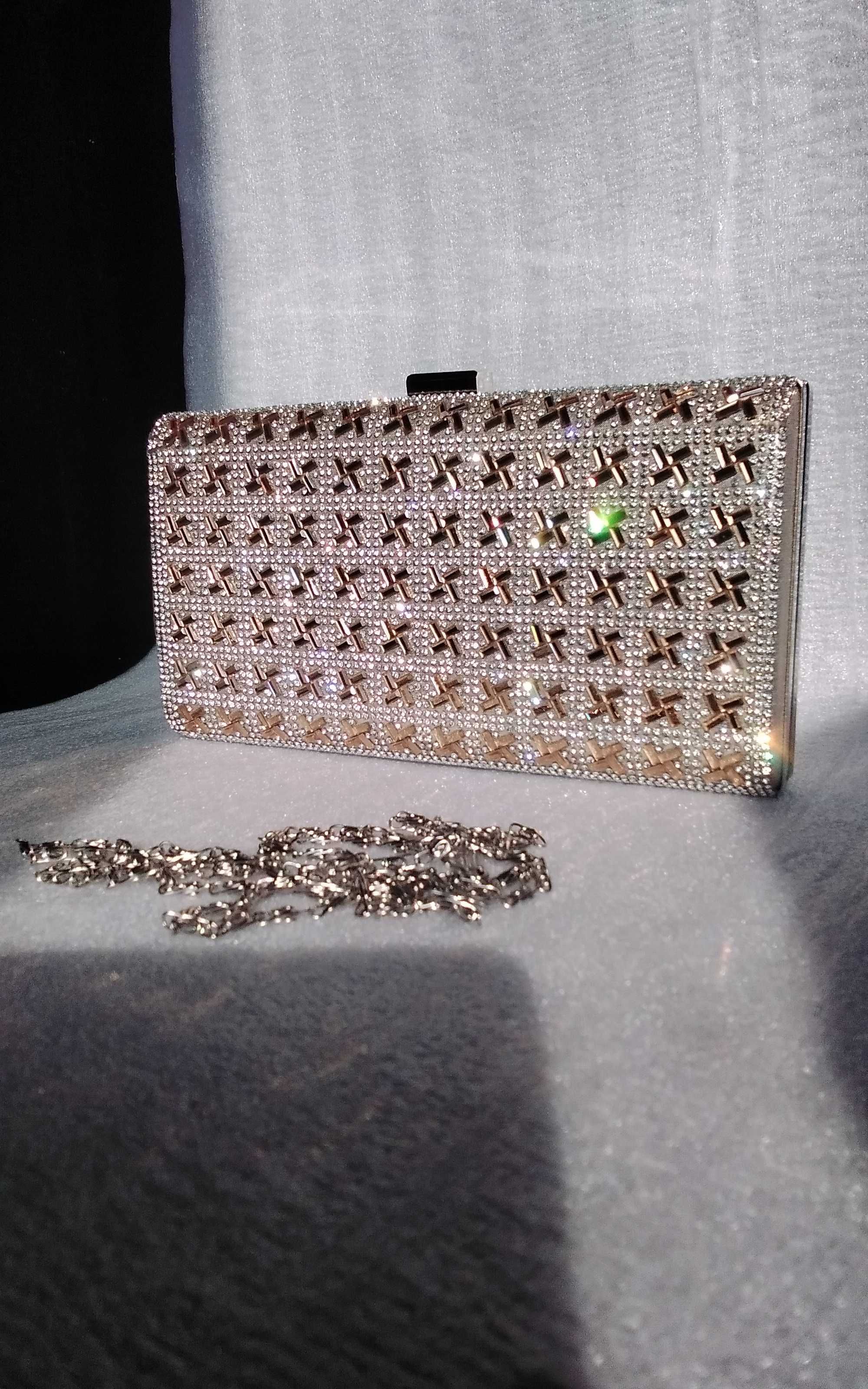 Сумка dior новая сумочка,  есть также другие клатчи