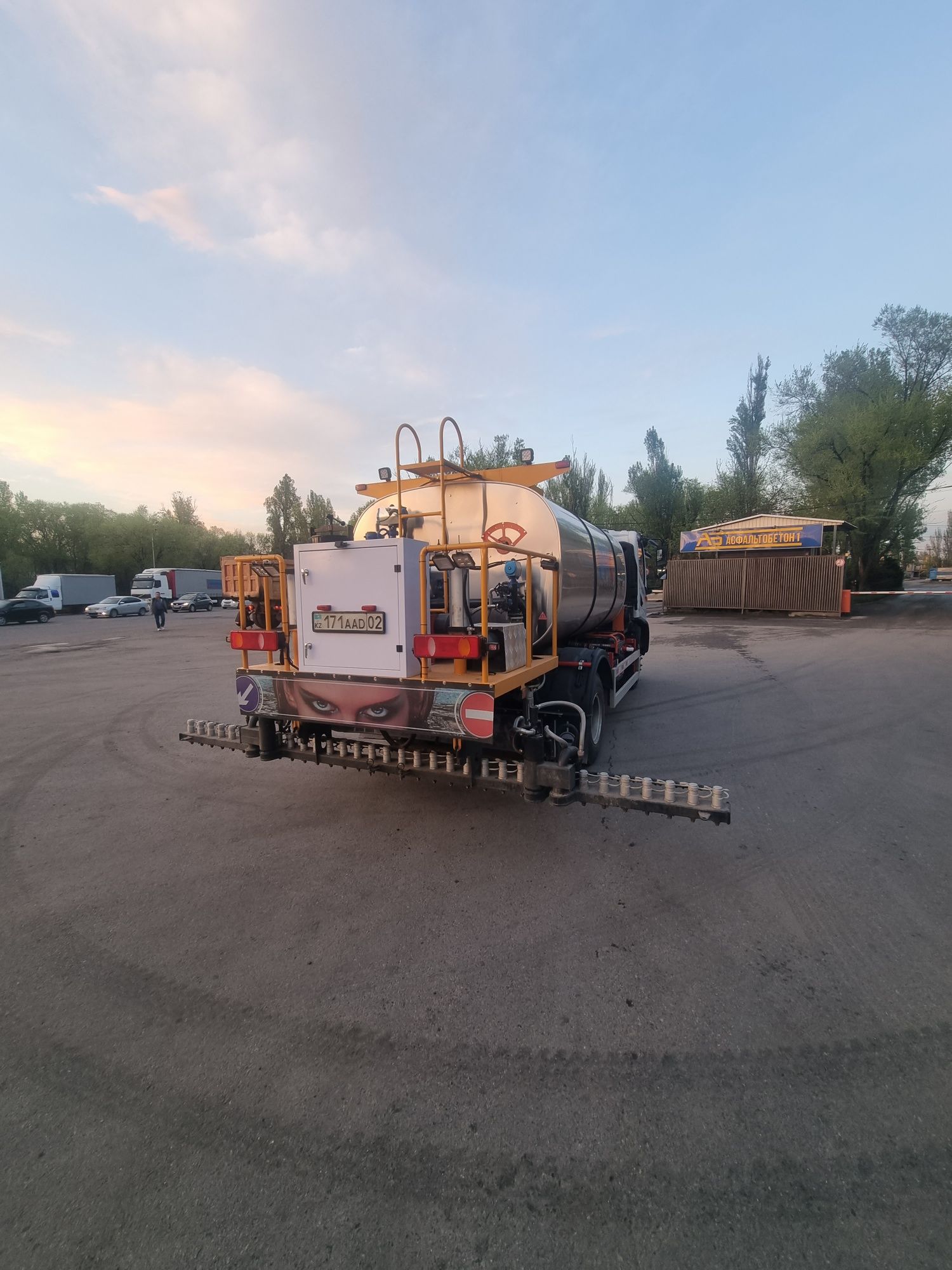 АвтоГудронатор аренда 24/7 в любое направление битумная эмульсия