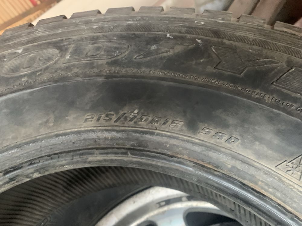 Срочно шины всесезонки 215/70/15 одна, 235/75/15 две в хорошем состоян
