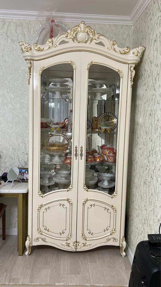 Продается Сервант в идеальном состоянии