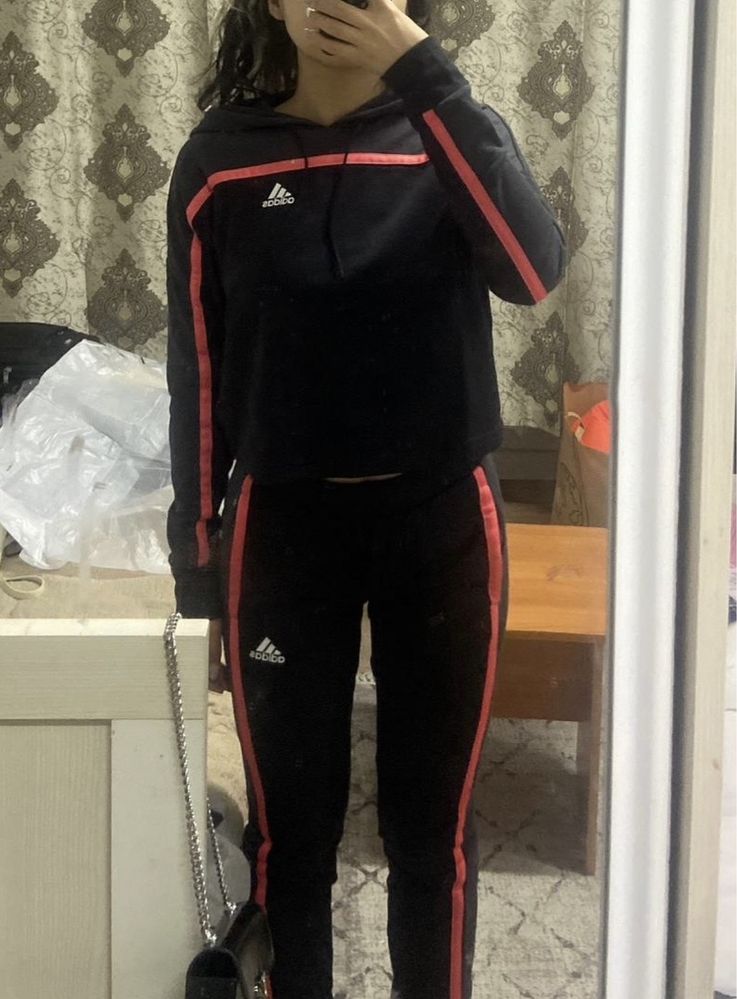 Новый спортивный костюм Adidas