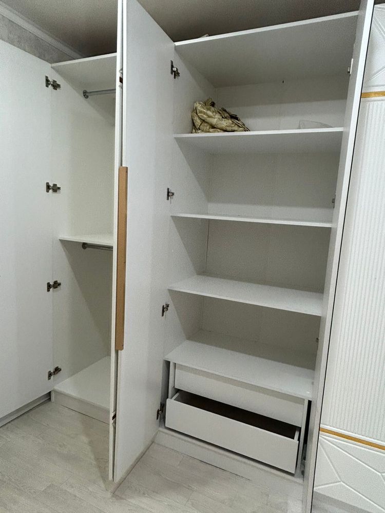 Продам шкаф большой