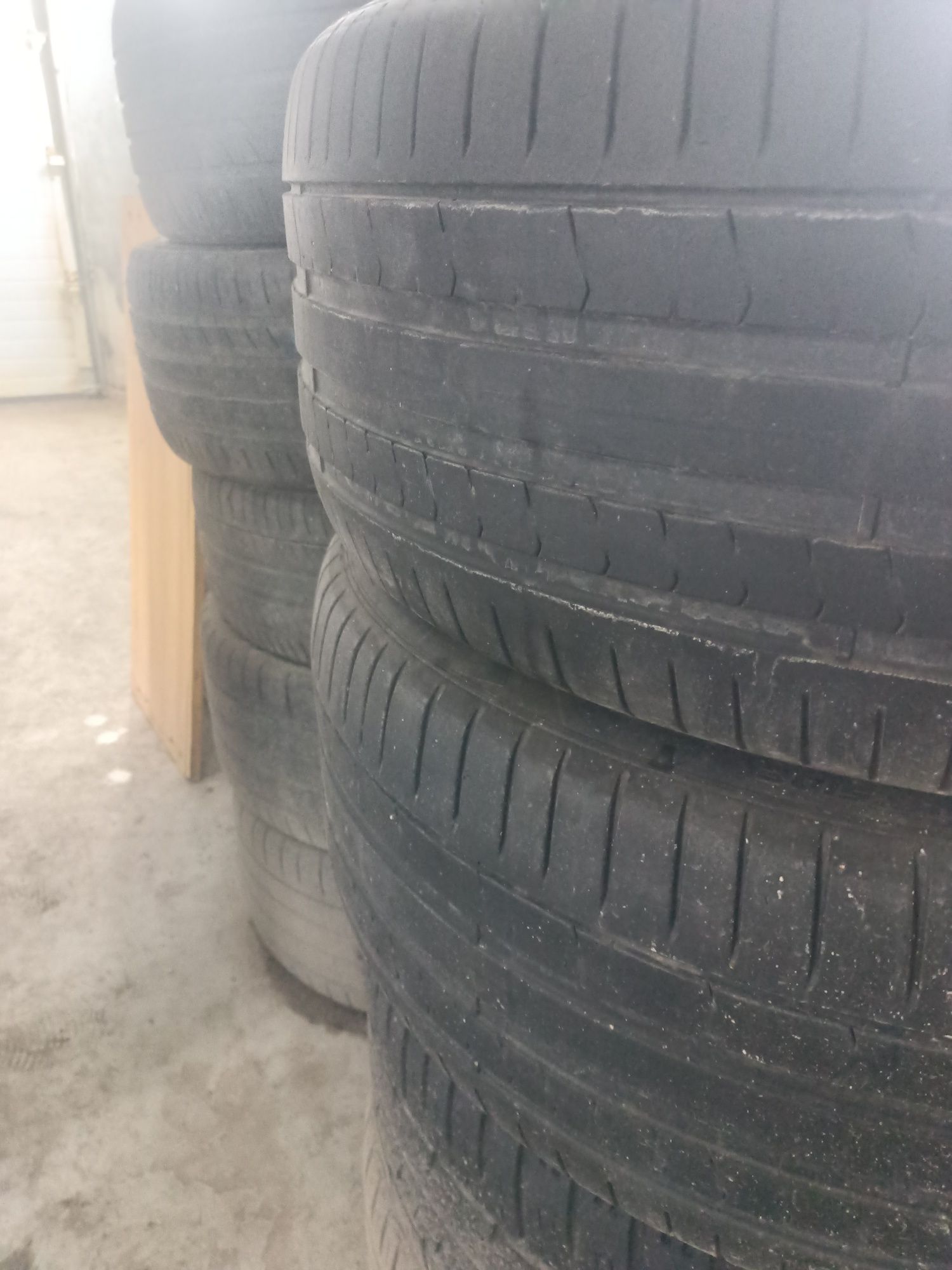 Pirelli RFT  пара шины в хорошем состоянии