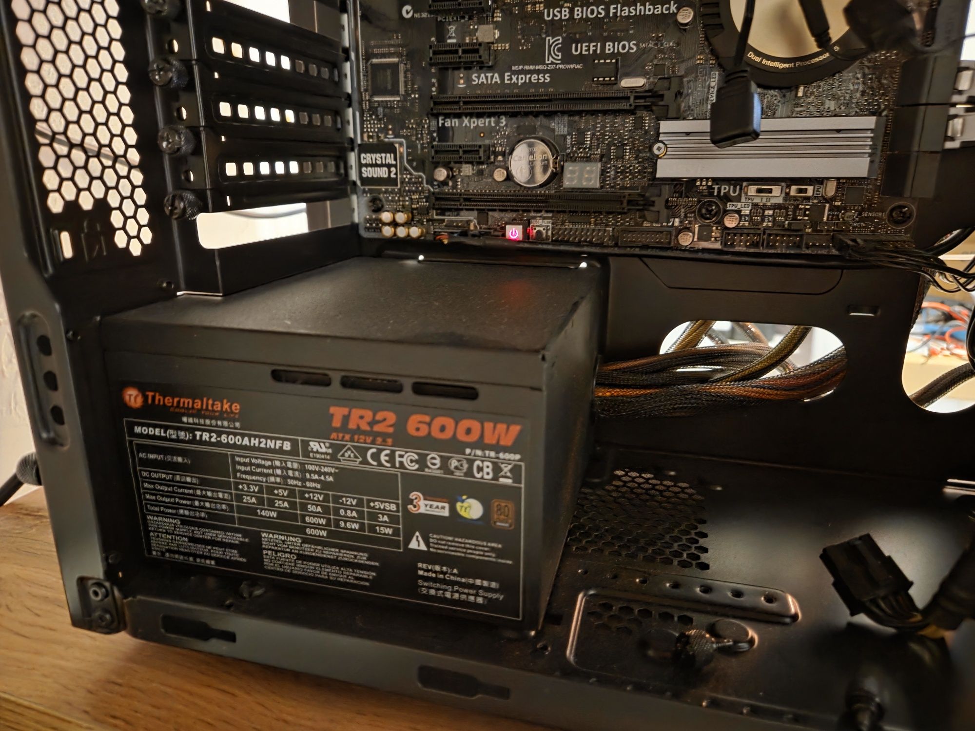 Продам компьютер (системный блок) Asus z97 pro Wi-Fi, i5 4690k, Corsai