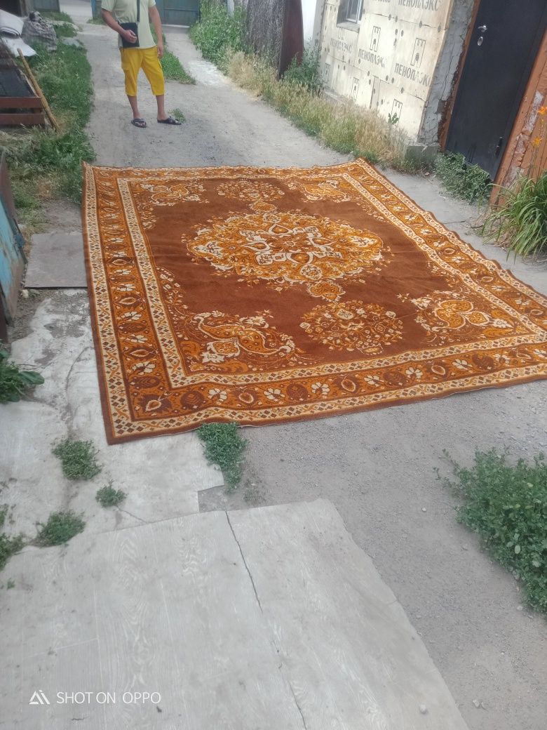 Ковёр в отличном состоянии