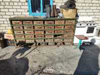 Продам стеллажи для инструмента