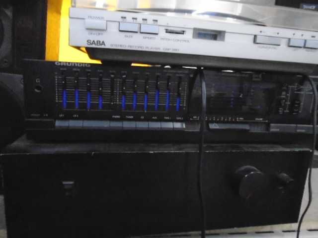 Виниловый  проигрыватель  Grundig (комплект)