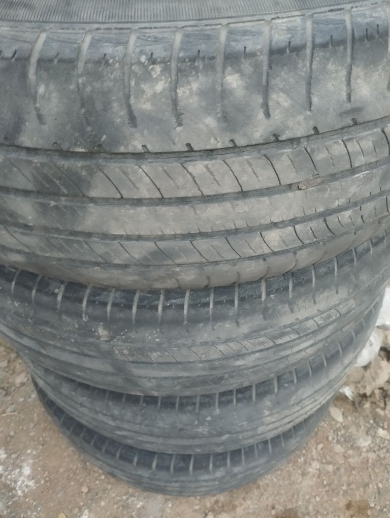 Продам балоны 235 60 r 18