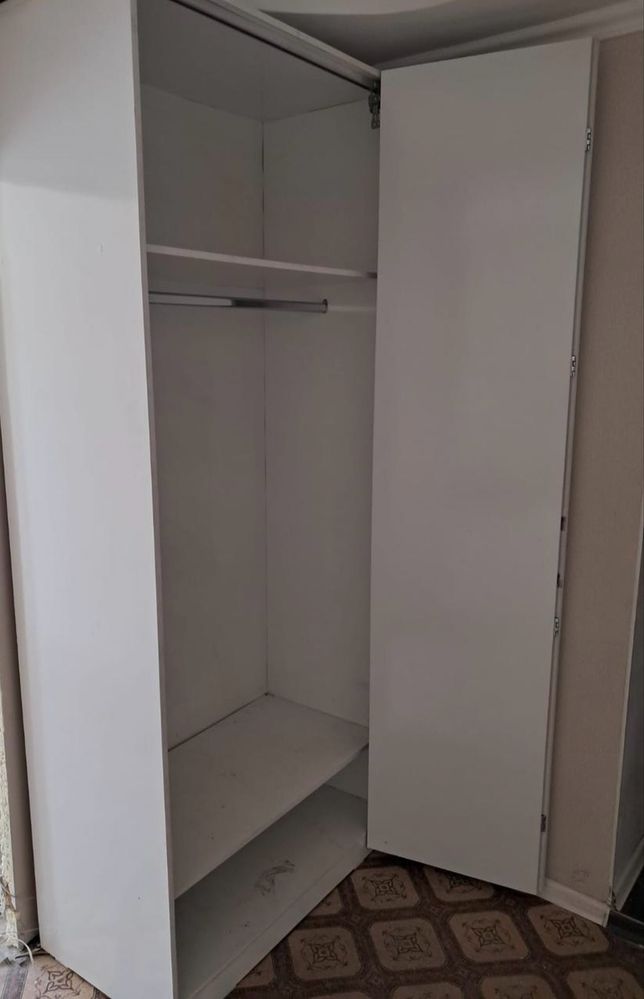Продам шкаф белый
