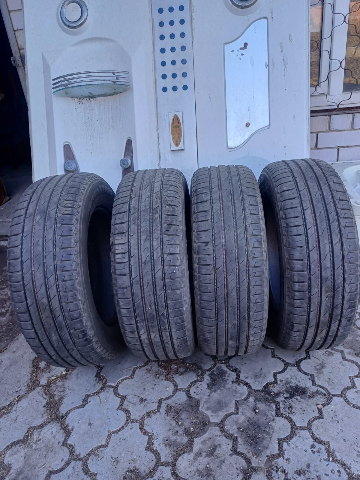 Шины летние 235/68р 17