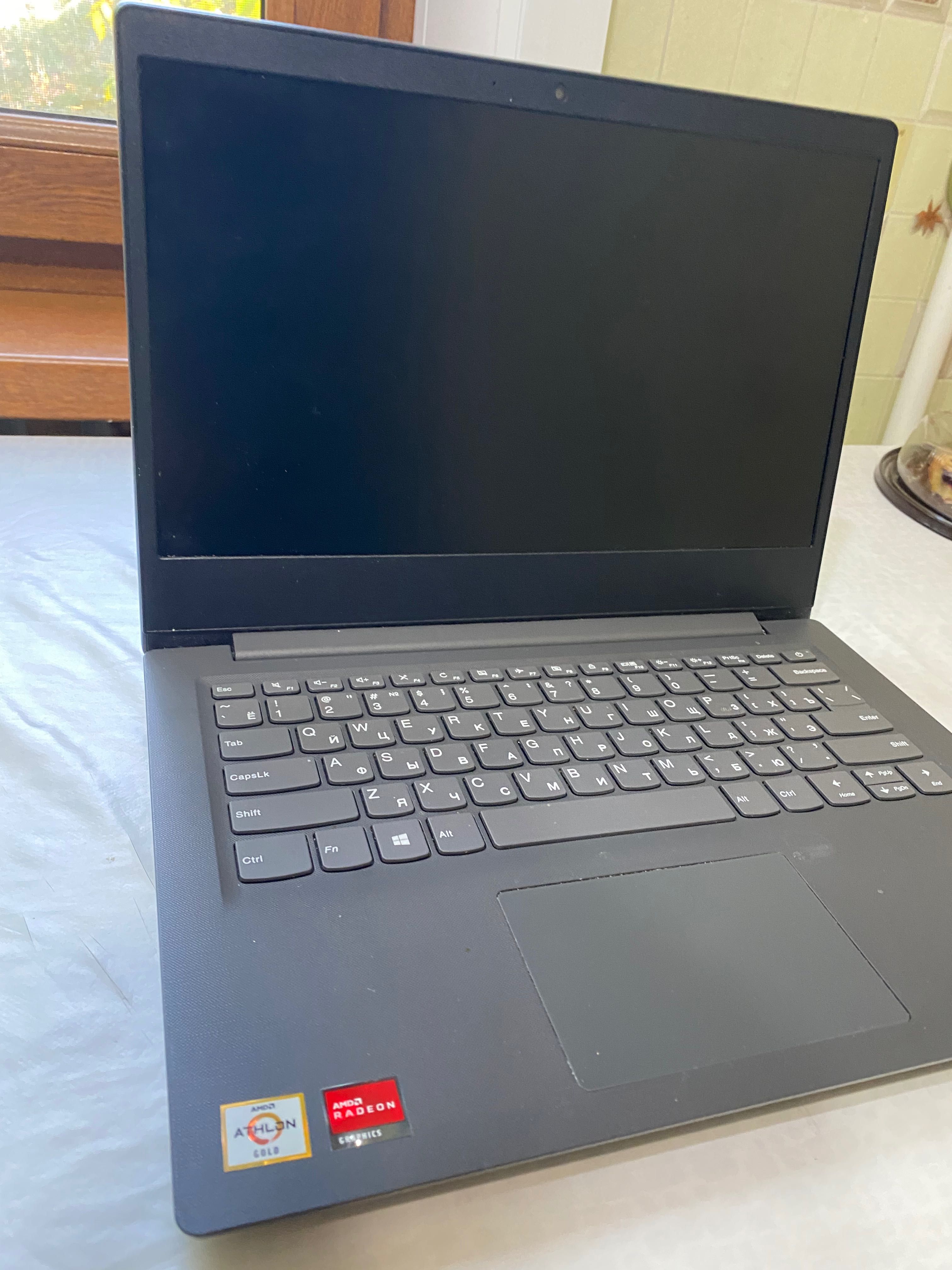Ноутбук Lenovo V14-ADA