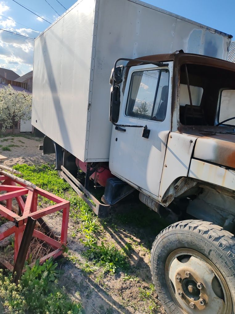 Продаётся Газ 3307. Можно будку отдельно!