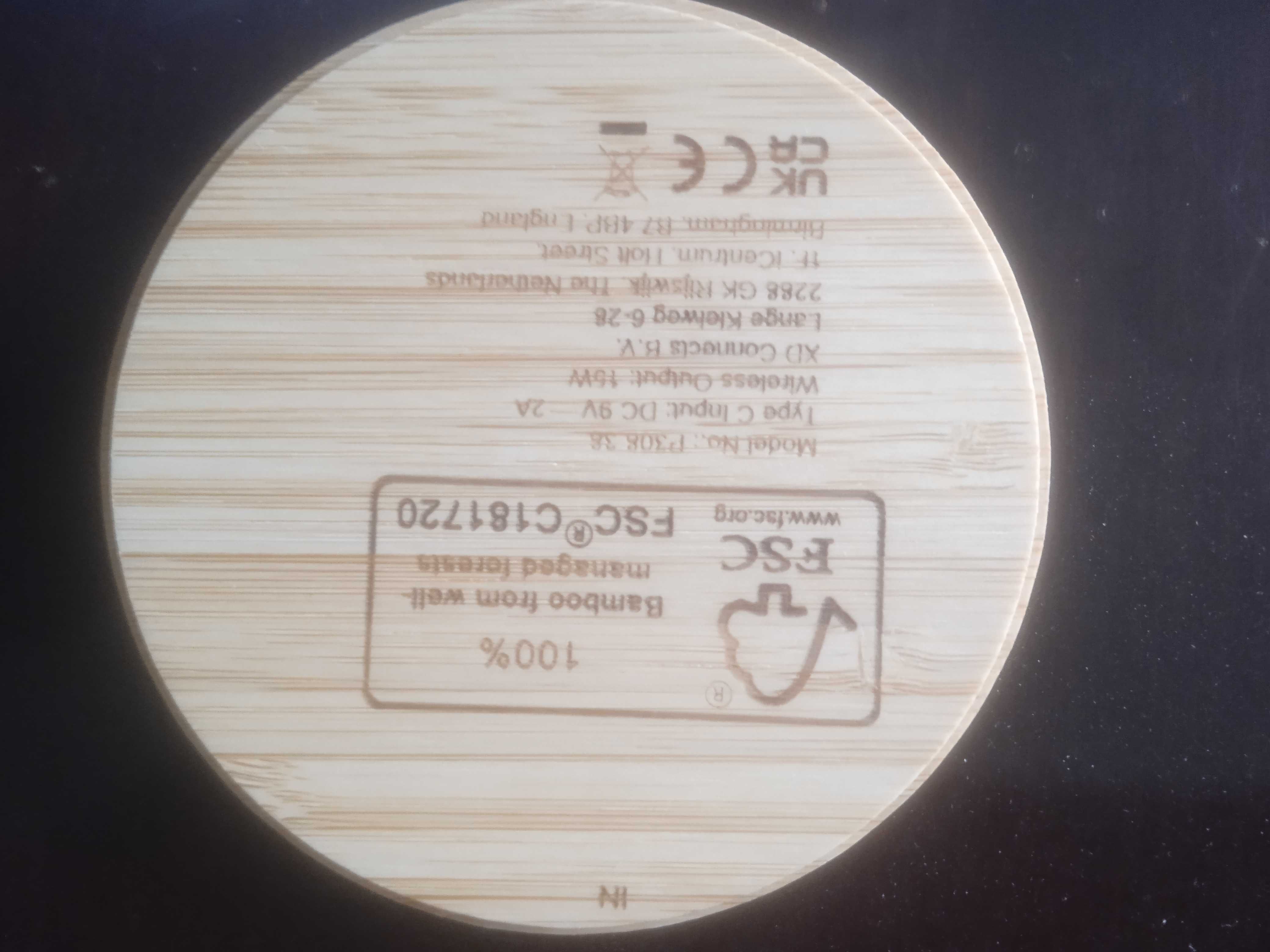 Зарядка без контактная подарочная. Input 5V/2A, Output 5W/1A.