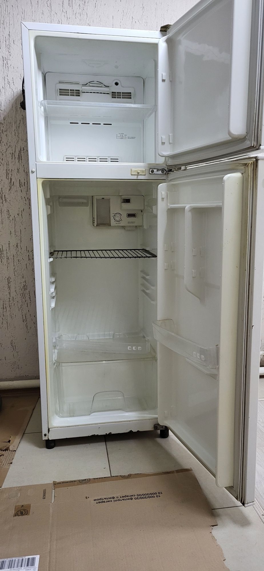 Продам холодильник