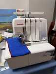 Продам оверлок Janome 714