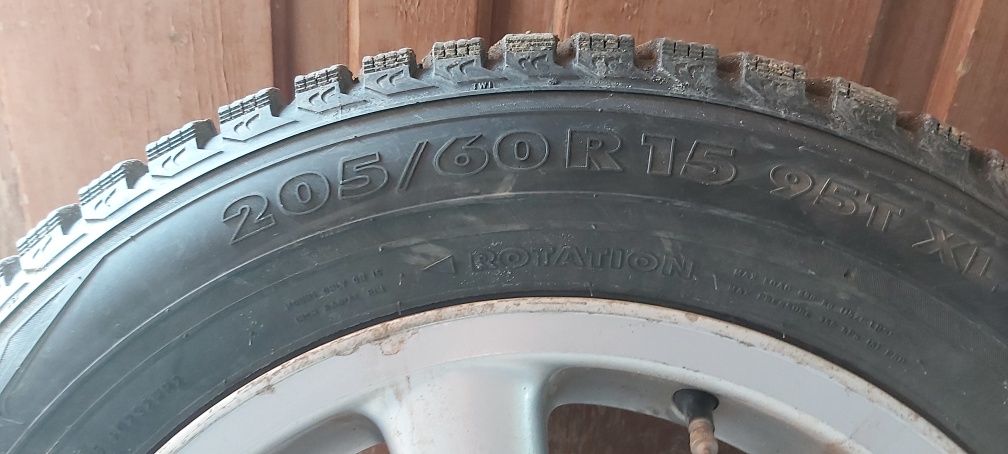 Резина шипованная с литыми дисками 205/60R15