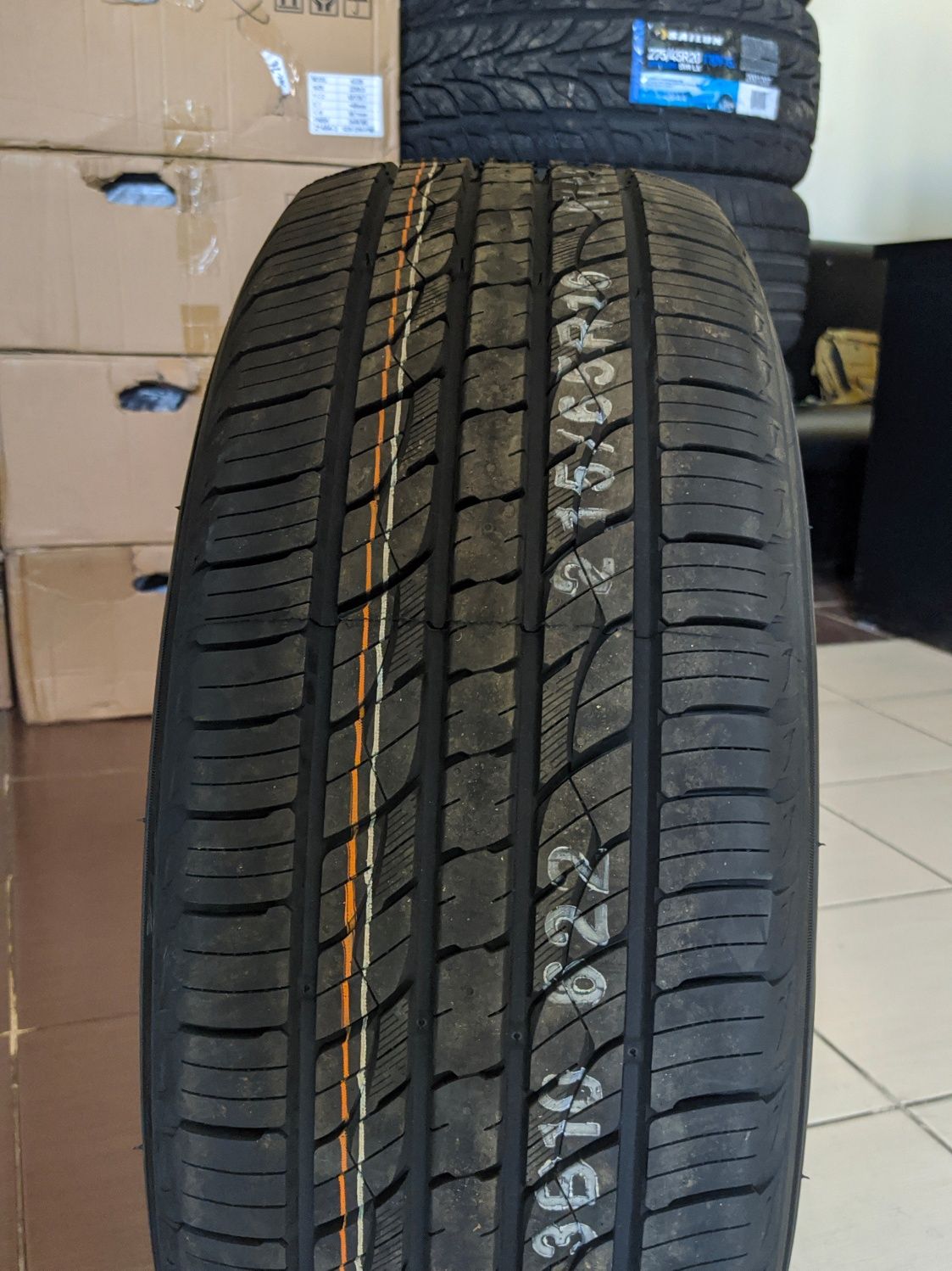 215/65R16 Kumho Korea