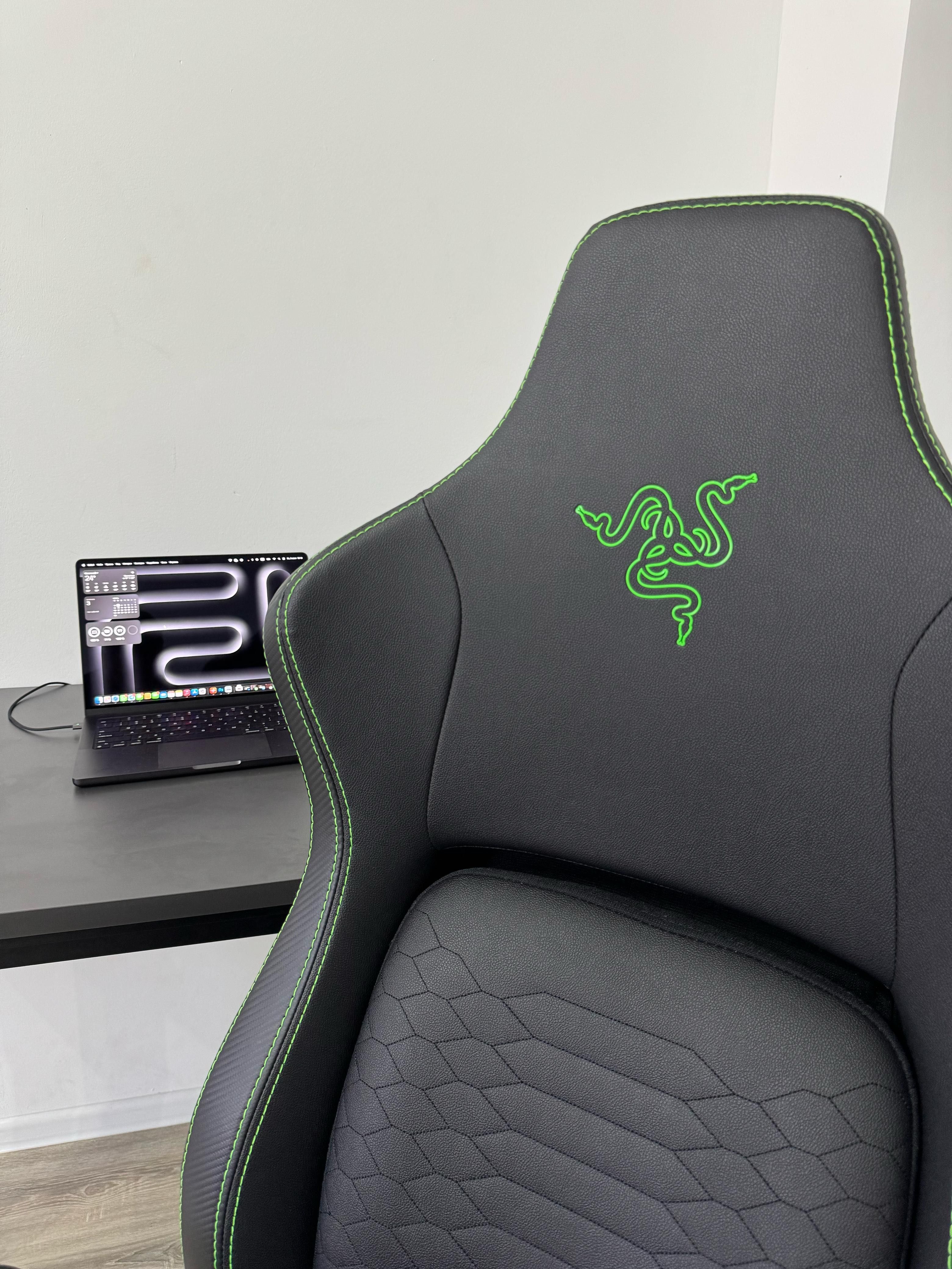 Продам игровое кресло Razer