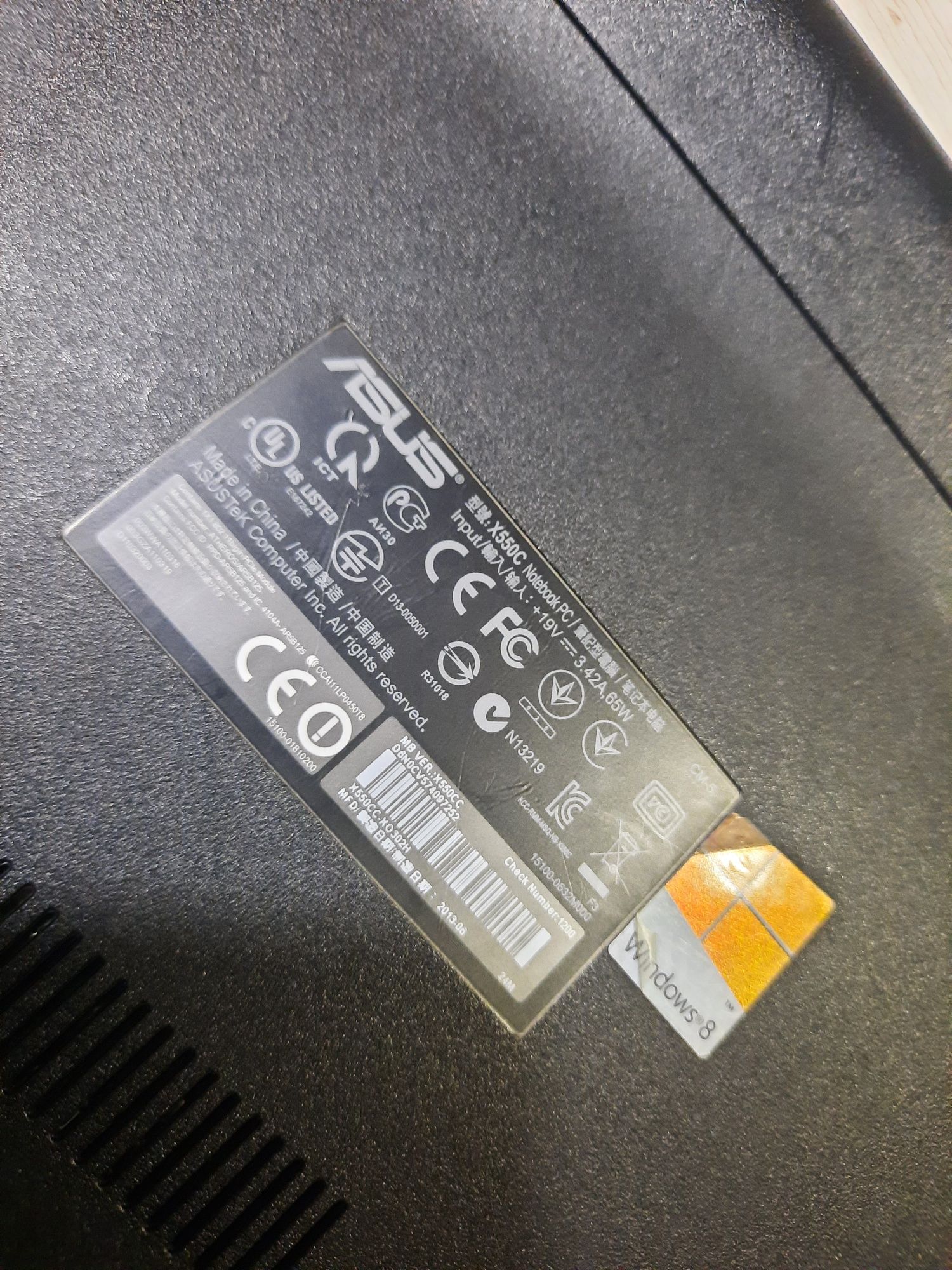 Ноутбук asus x550c
