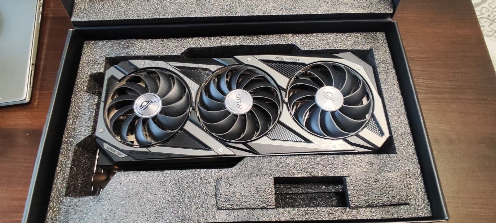 Видеокарта Asus Rog Strix Gaming  Geforce RTX 3070 Ti
