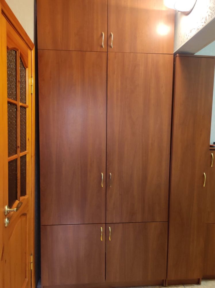Продам шкаф ,шифоньер ,прихожую