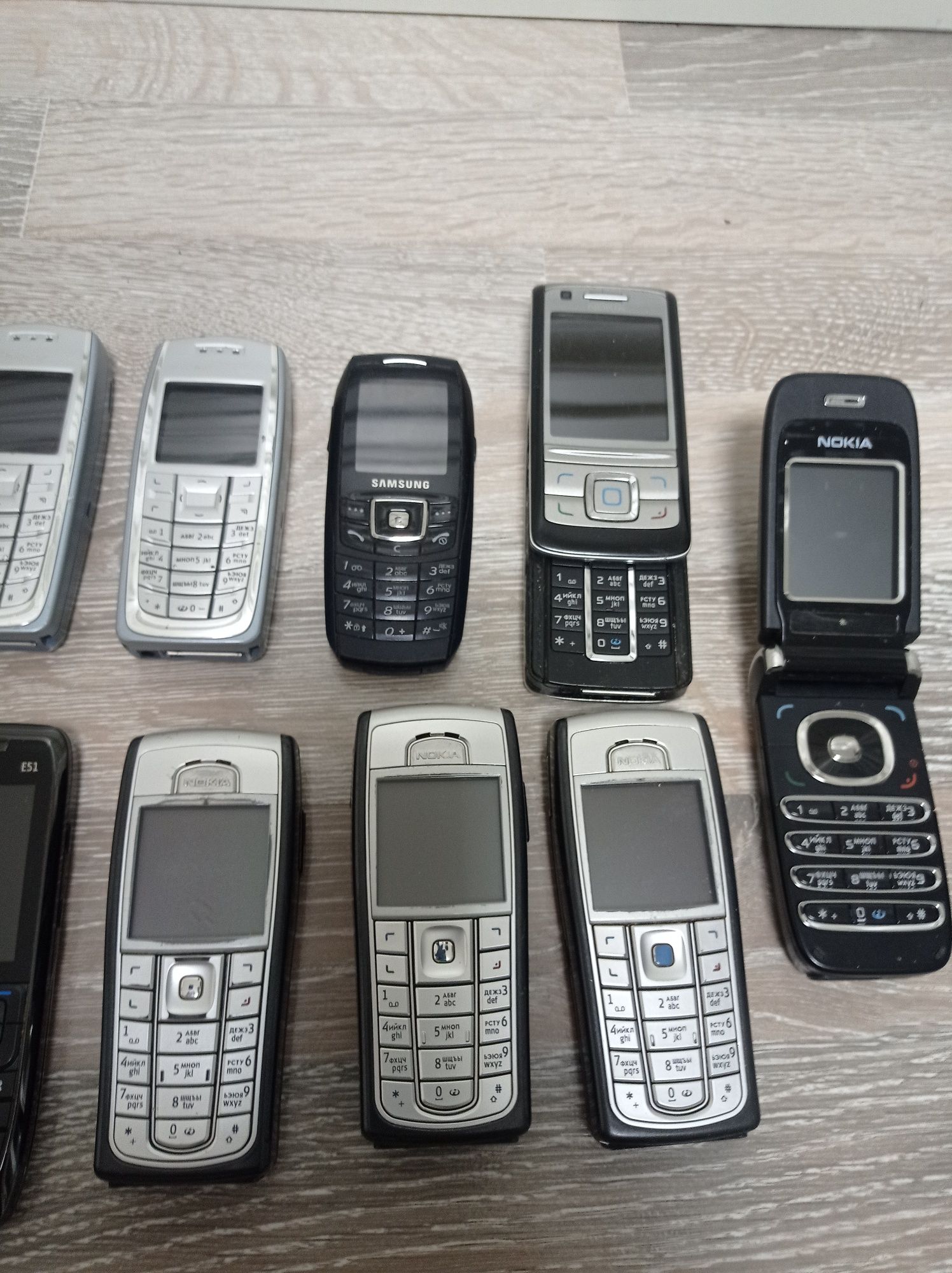 Продам рэтро телефон Nokia  и Samsung
