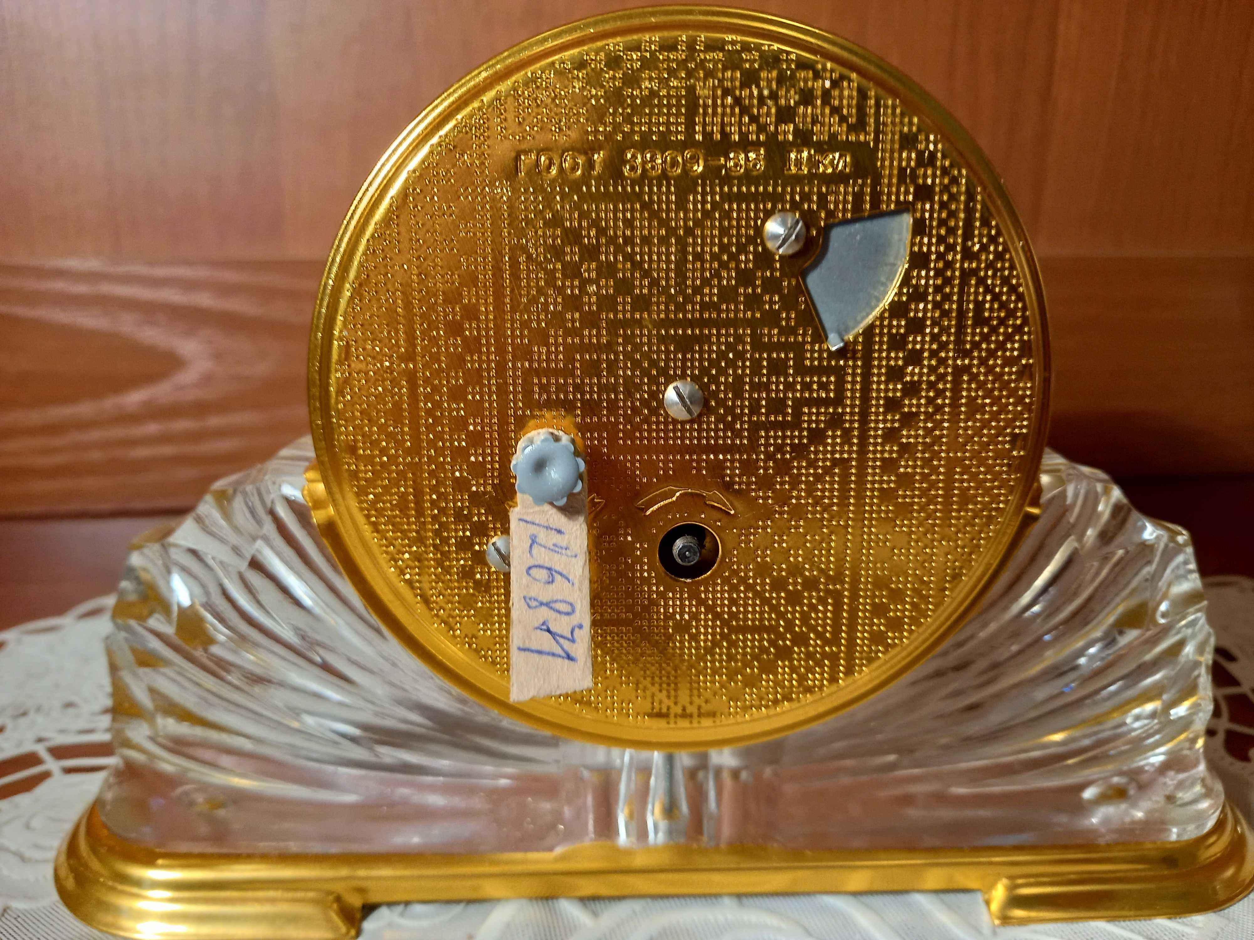 продам разные часы и секундомеры ссср. смотрите фото
