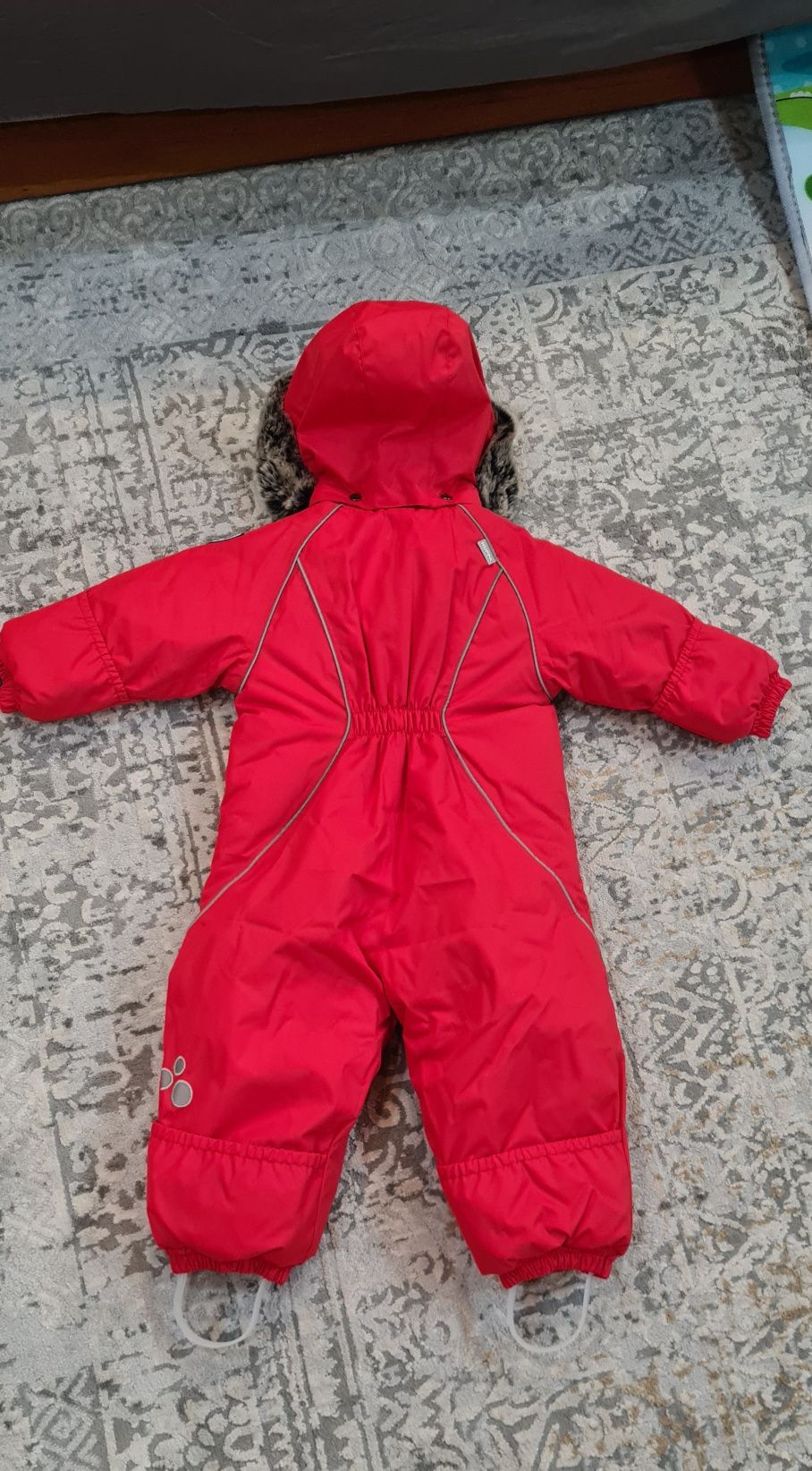 Продам Зимний комбинезон Huppa