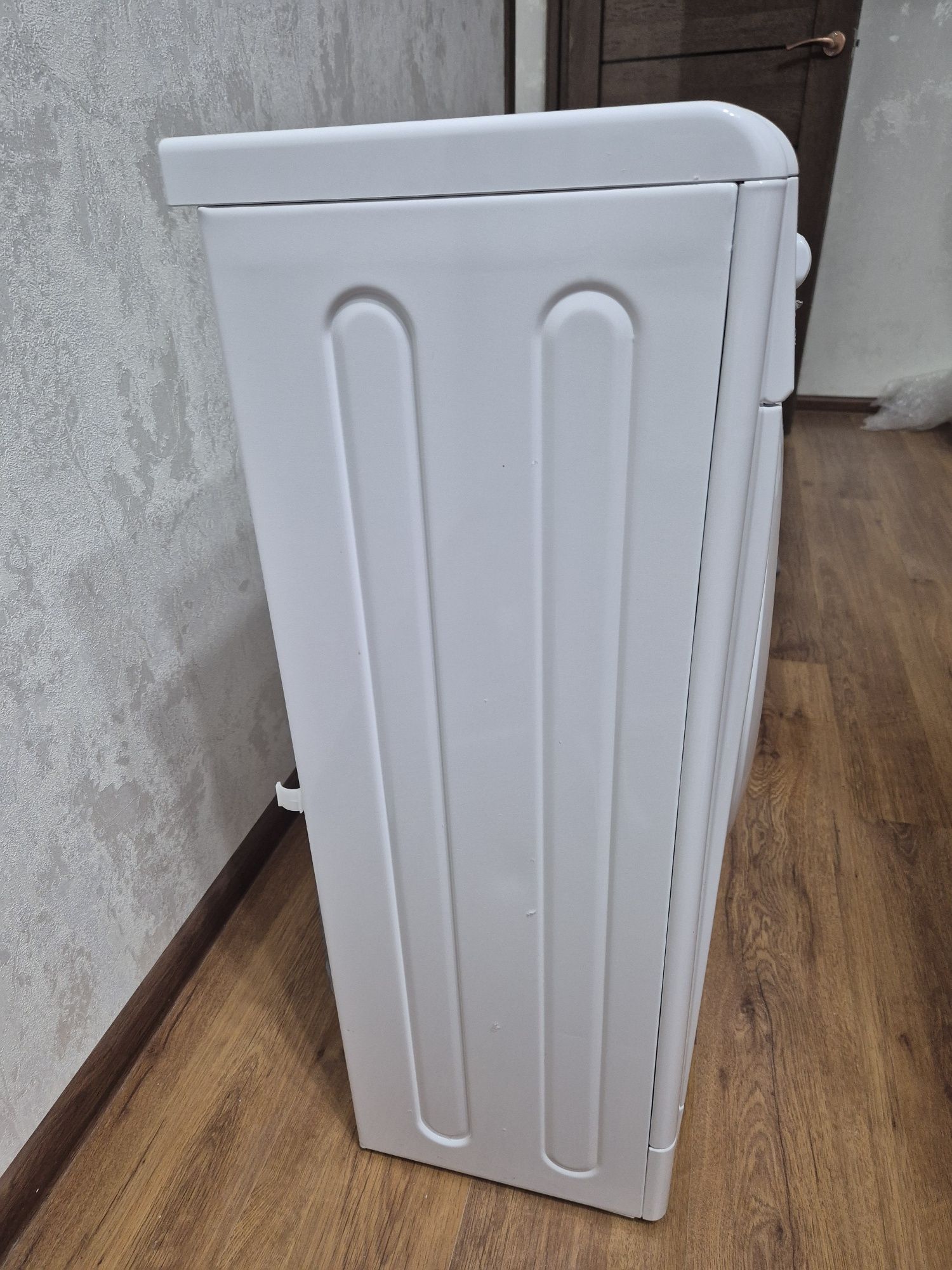 Продам стиральную машинку-автомат  INDESIT