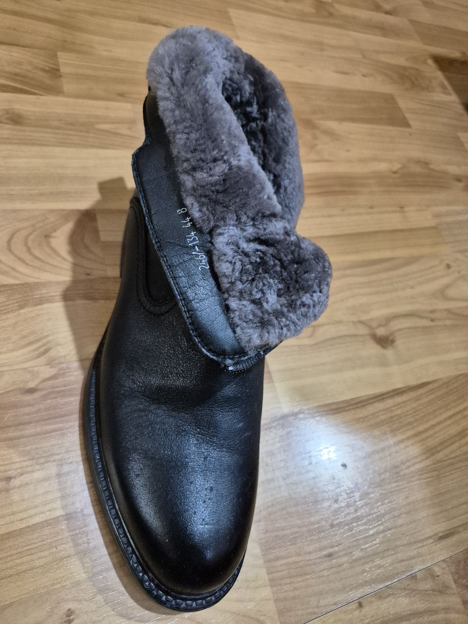 Продам мужские сапоги