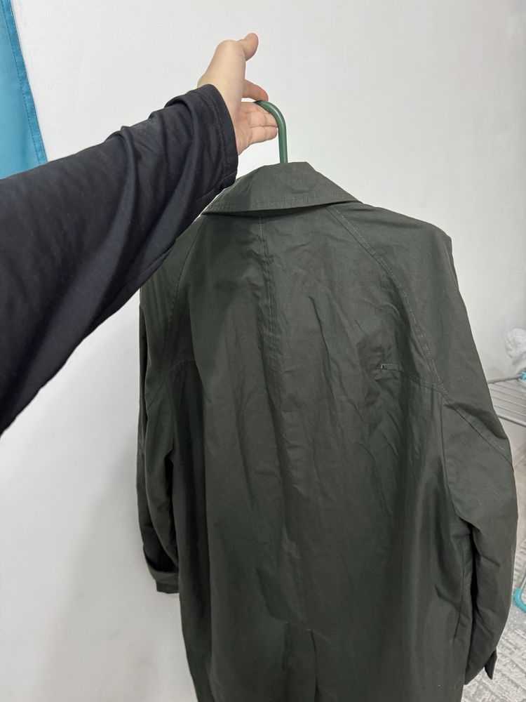 Одежда плащь новый брали для съемки