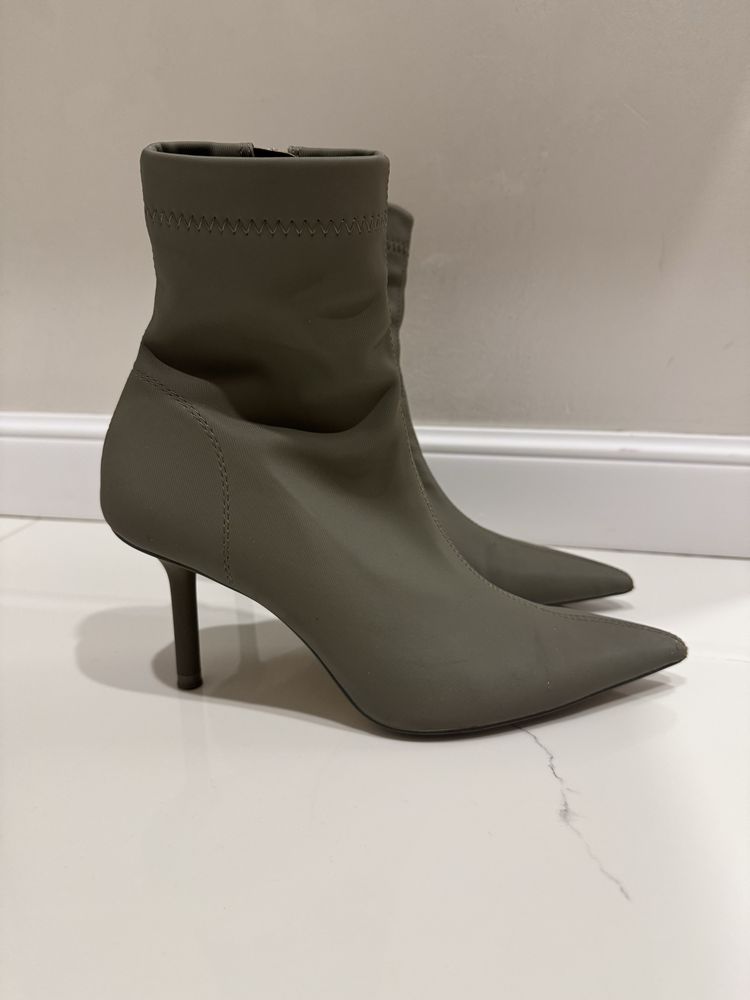 Продам полусапожки Zara