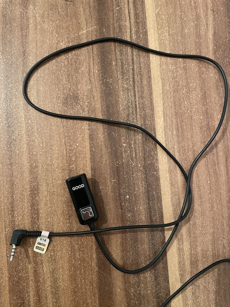 Наушники разные  и переходники на мобильные телефоны, б/у