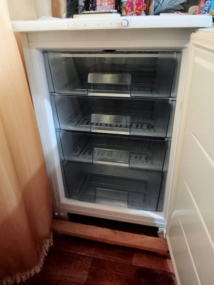 Срочно продам моразильник