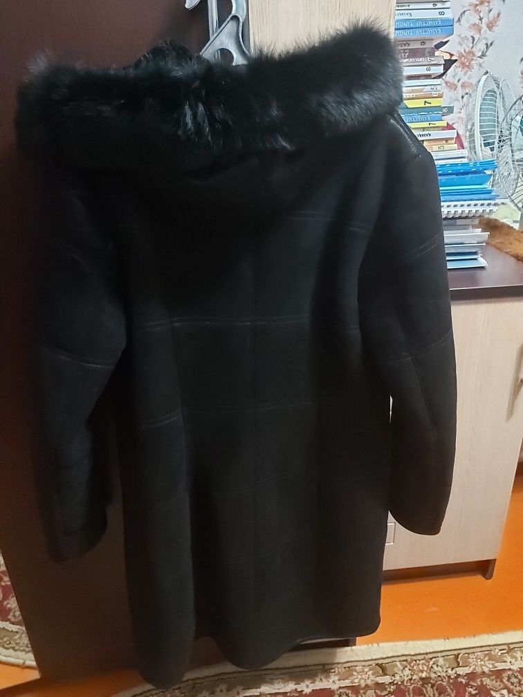 Продам зимнюю дубленку женскую