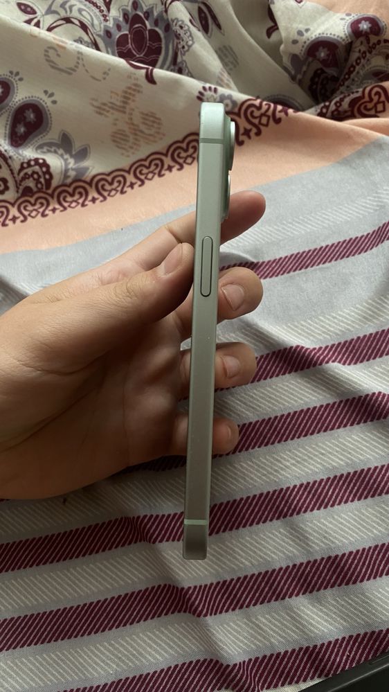 Продам айфон 15