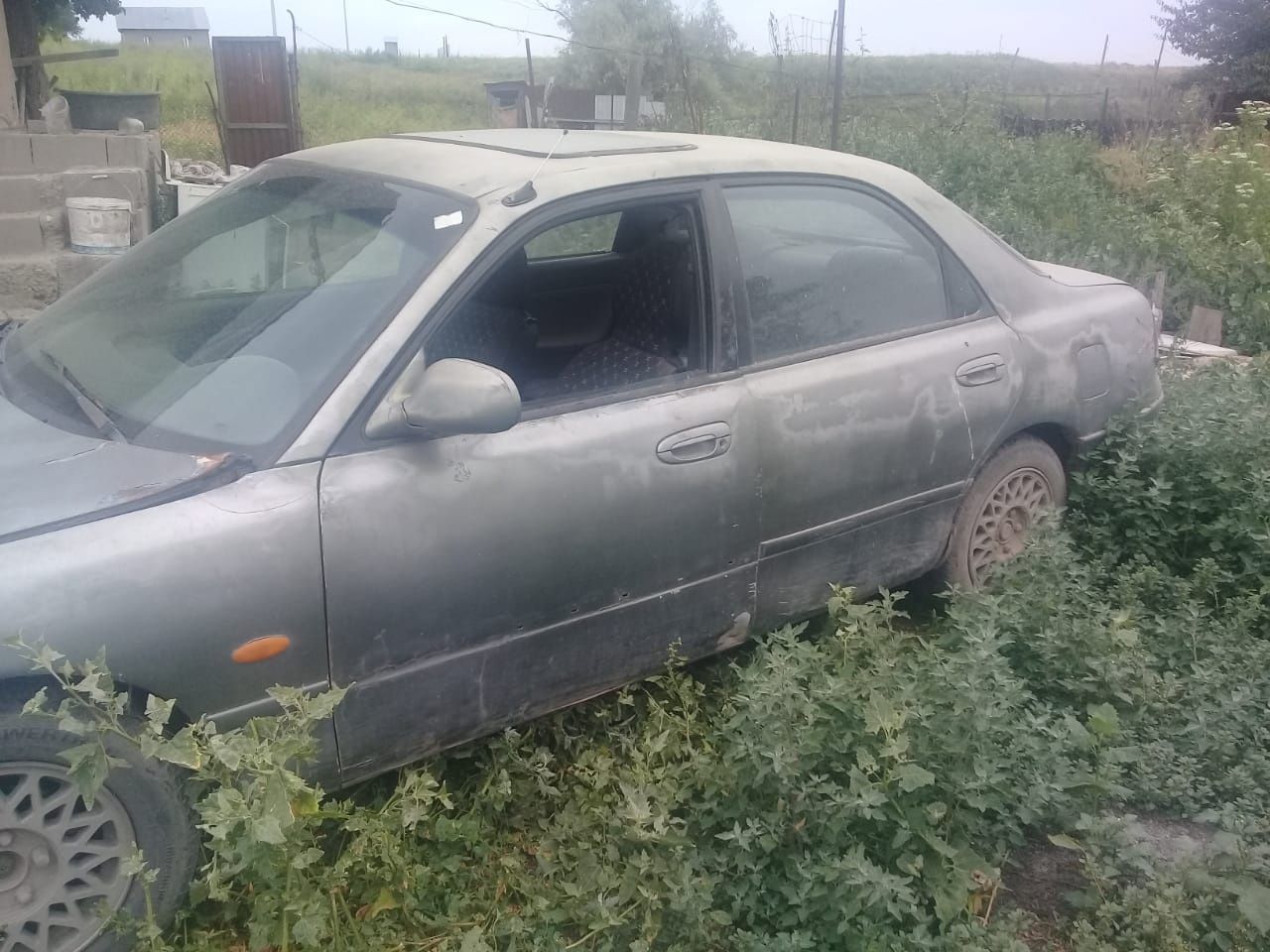 Автомашина Мазда Крокус