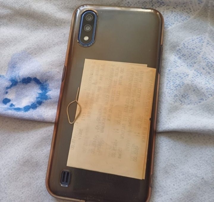 Продам смартфон galaxy A01 16gb ozy 2gb. Торга не будет