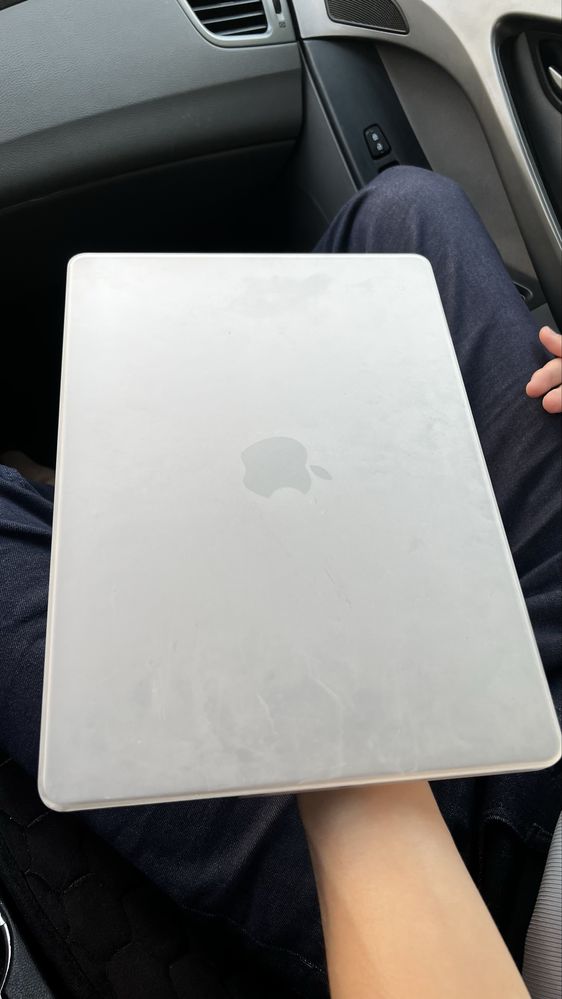 Macbook pro 14 в идеальном состояний