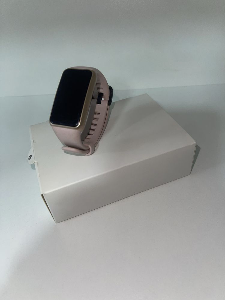 HUAWEI Band 6 код товара: 3035 Нур Ломбард
