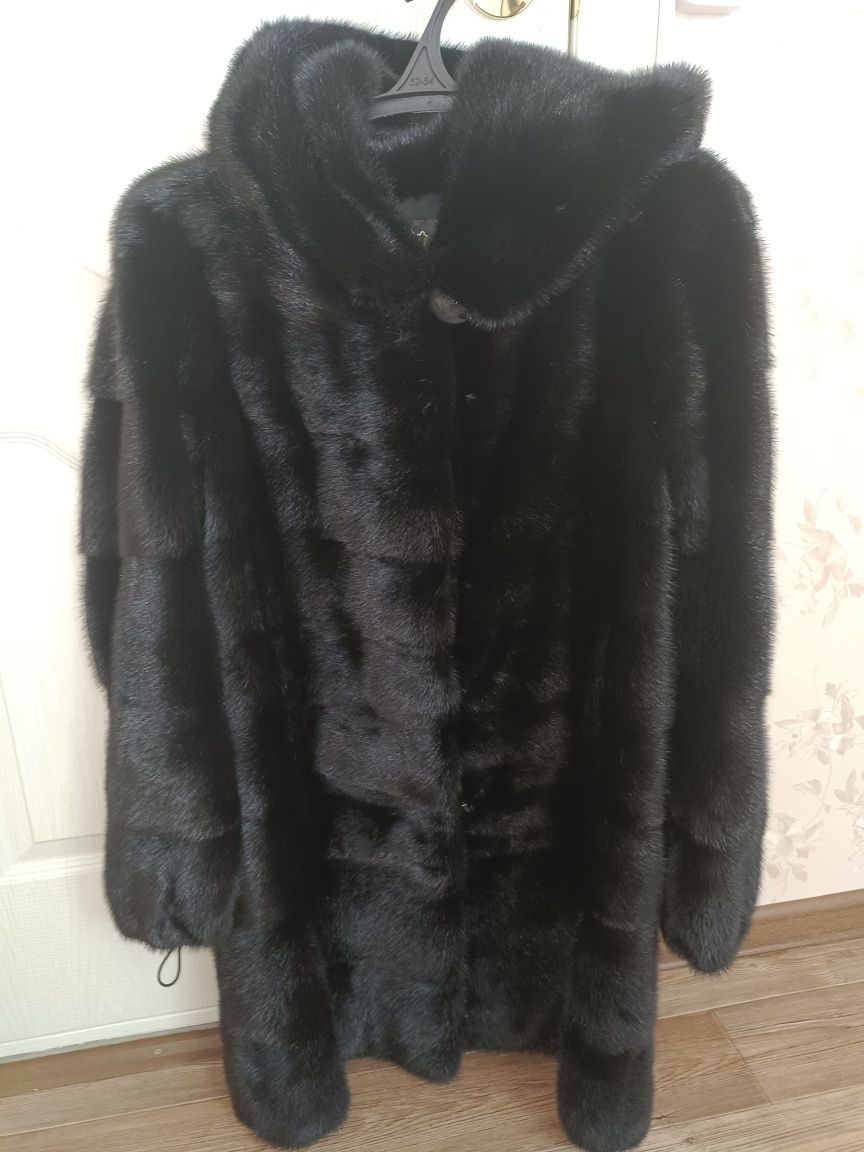 Продам норковую шубу