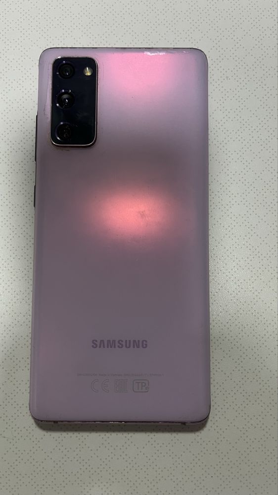 Samsung s20fe продам срочно за 50000 либо обмен предлагайте
