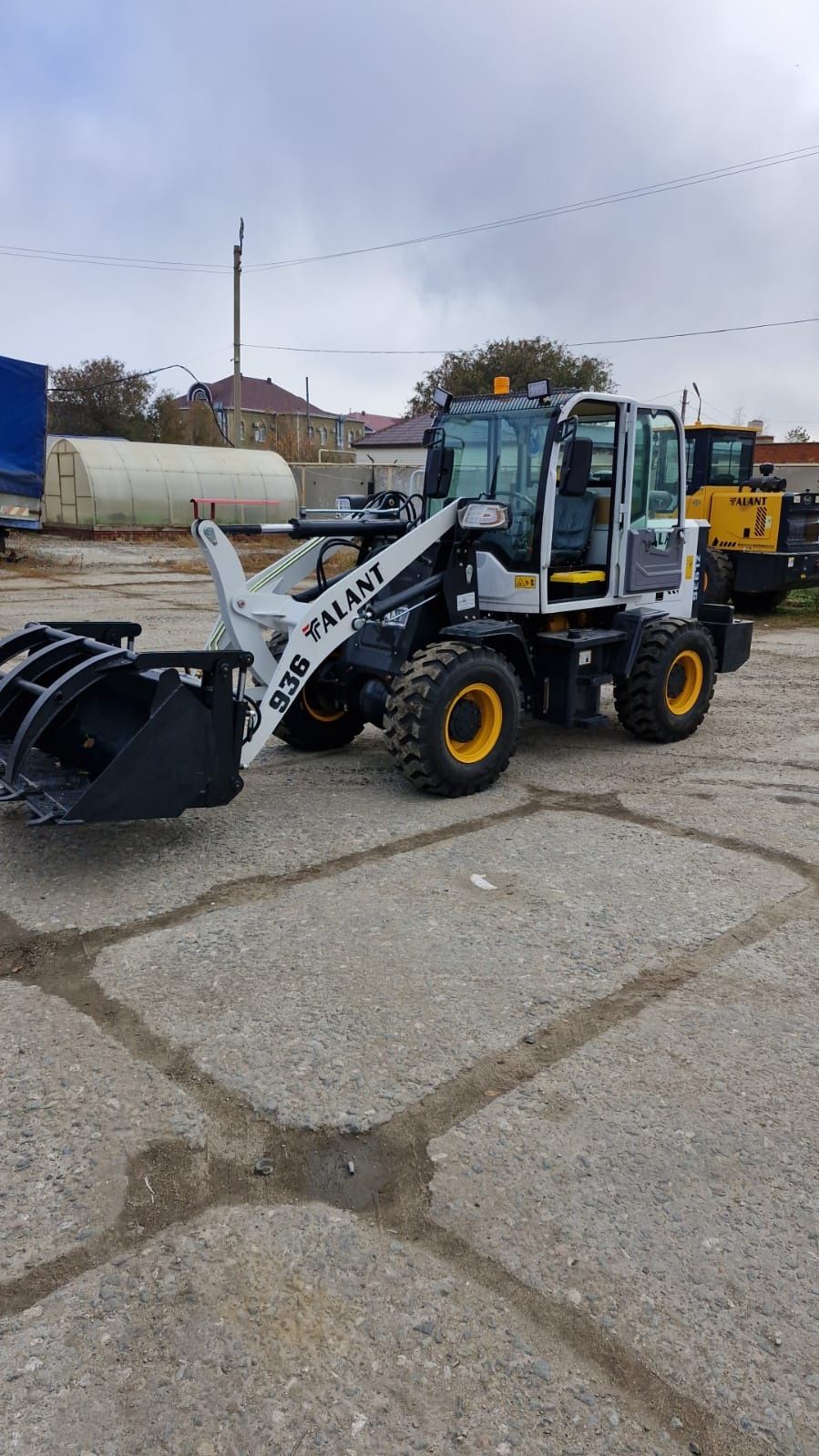 Продаем новые  погрузчики Zl-936 новый