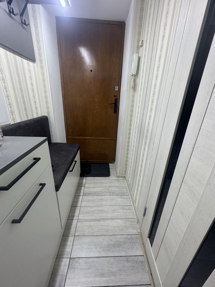 Продам 3-комнатную квартиру в центре