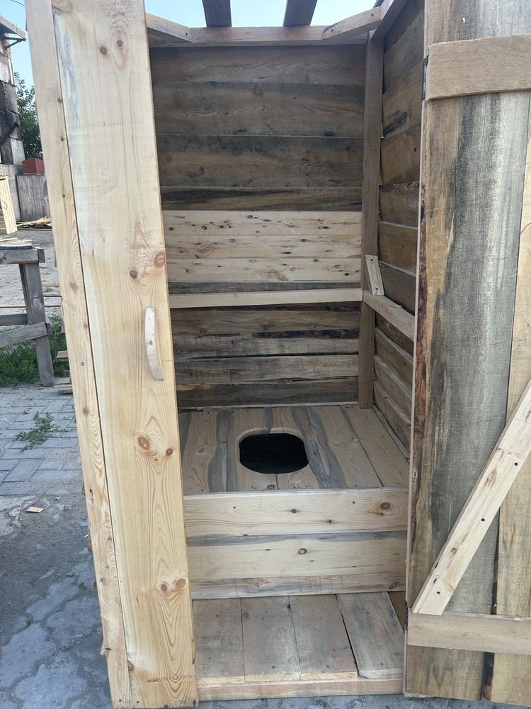 Продам уличные туалеты